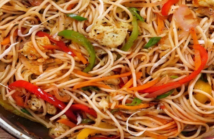 Egg Hakka Noodles